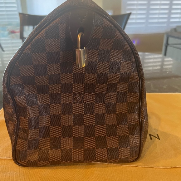 Louis Vuitton Speedy 35, Damier Ebene, Mint Condition with Dust Bag, Lock, Key - Picture 10 of 16